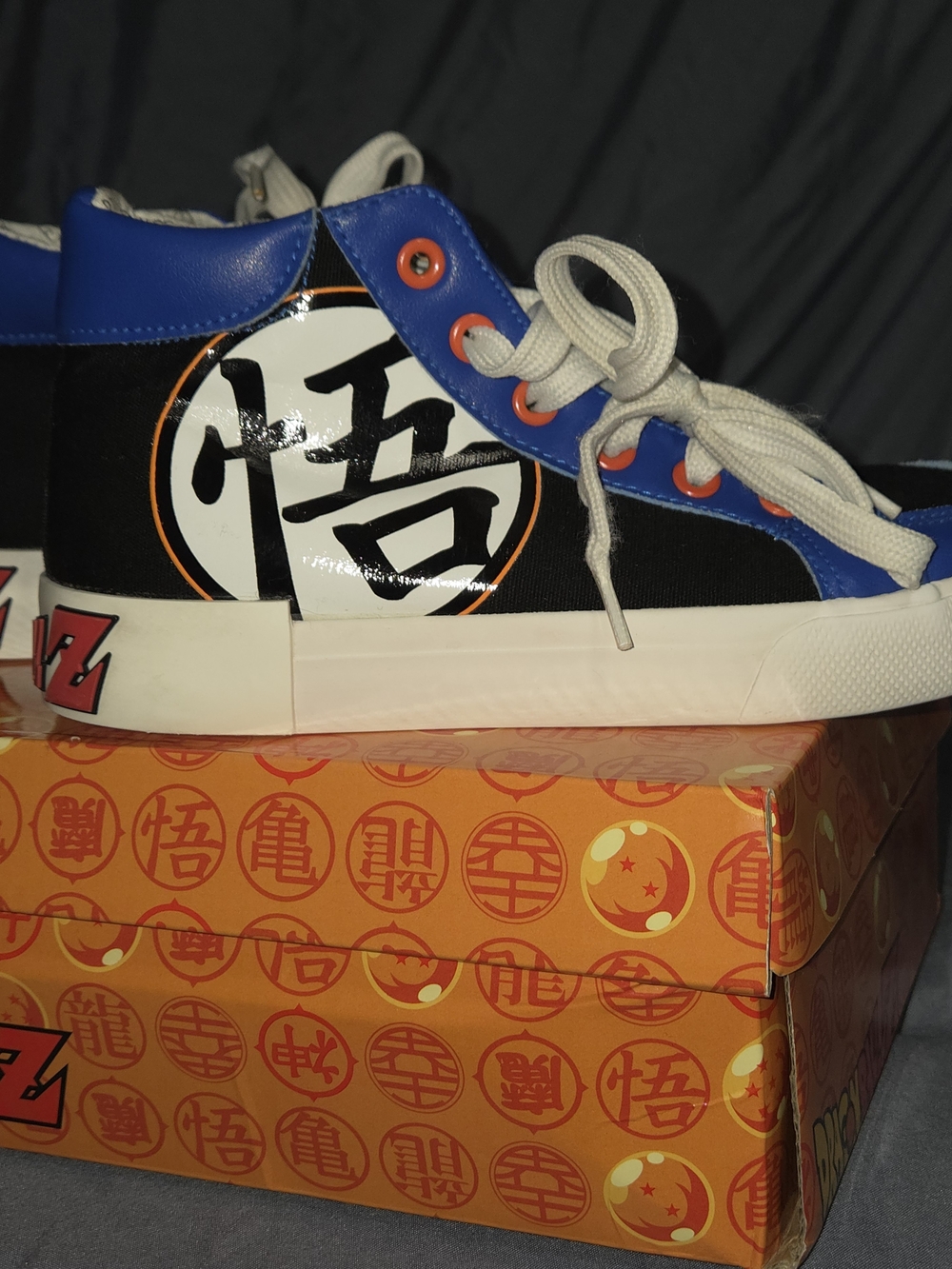 Dragon Ball Z Boys' High-Top Sneakers
Color: Blue, Size: 3, Qty: 1